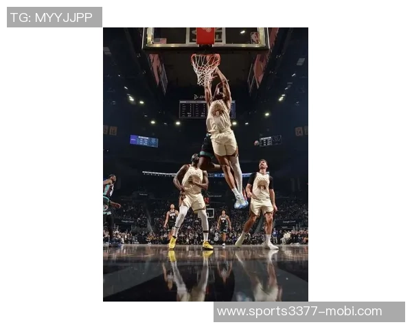 巴特勒半场状态火热8投6中贡献13分还送出4篮板4助攻表现全面